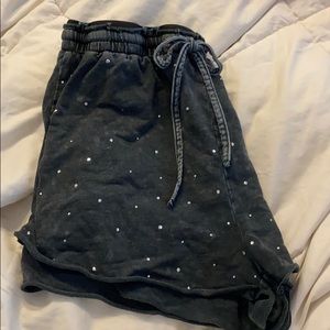 SUPER cute flown sweat shorts